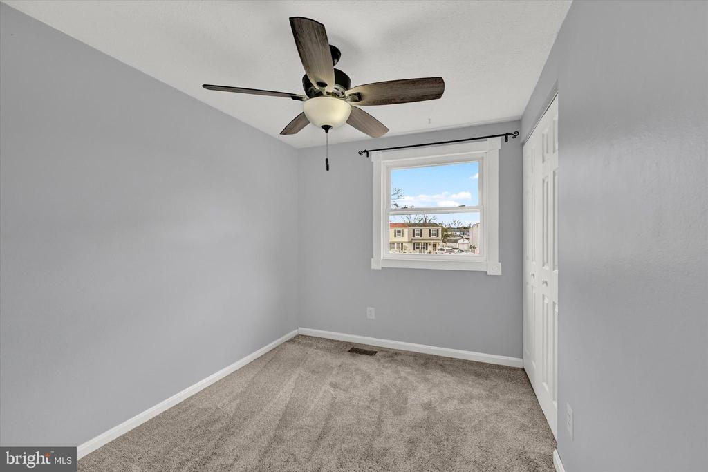 128 RAVENSWOOD COURT