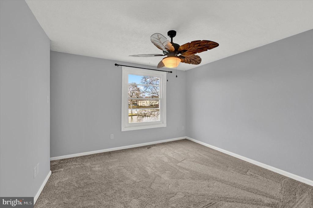 128 RAVENSWOOD COURT
