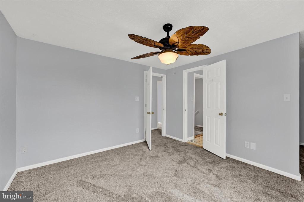 128 RAVENSWOOD COURT