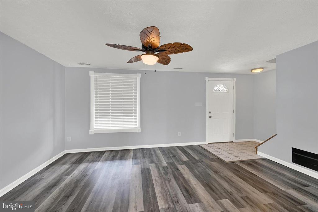 128 RAVENSWOOD COURT