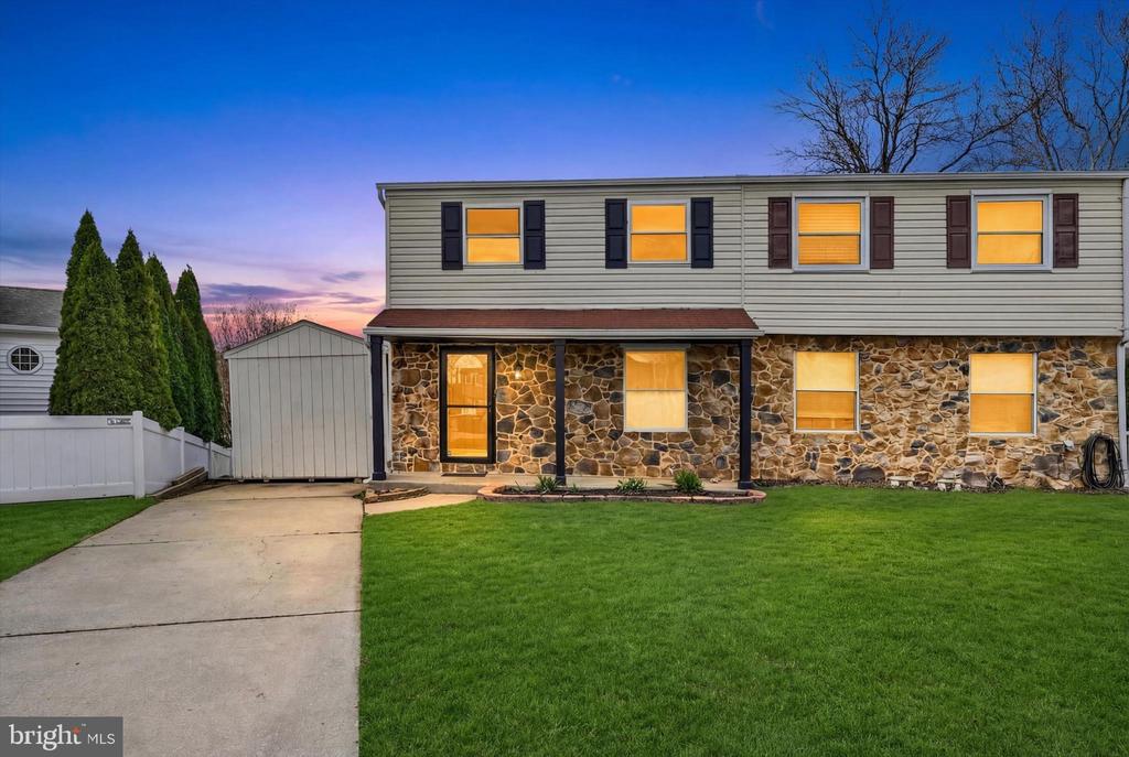 128 RAVENSWOOD COURT