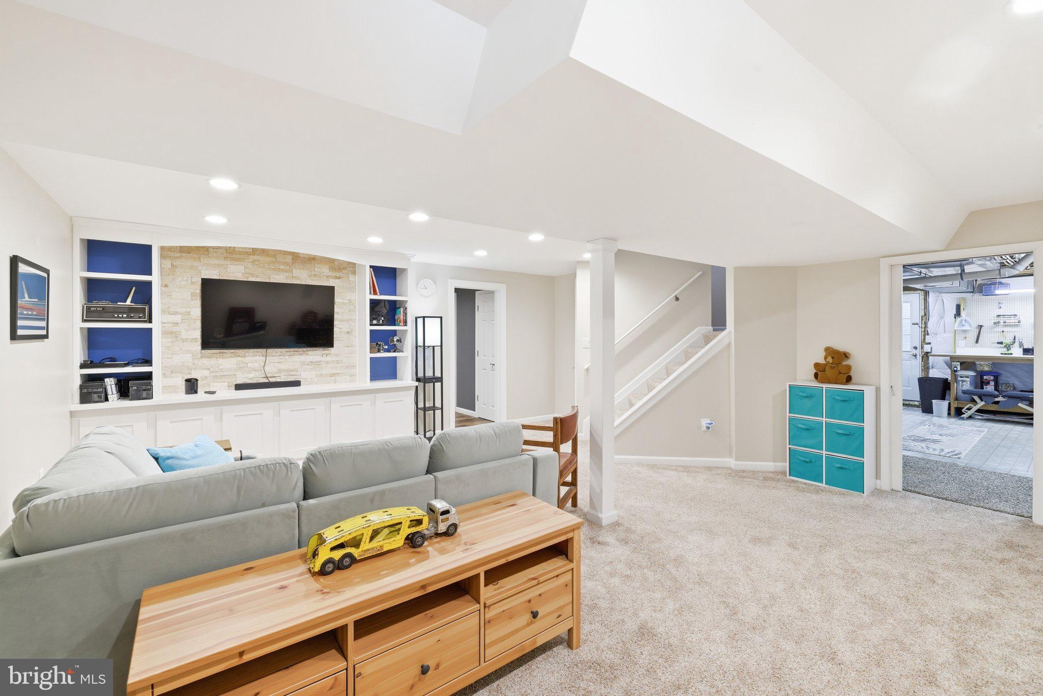 4822 SEVEN TRAILS CIRCLE