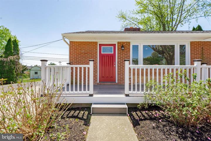 105 MEADOW ROAD