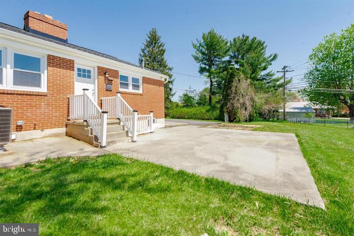 105 MEADOW ROAD