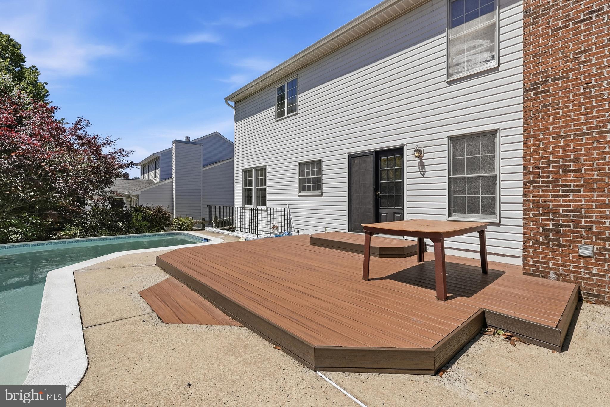707 ATHLONE DRIVE