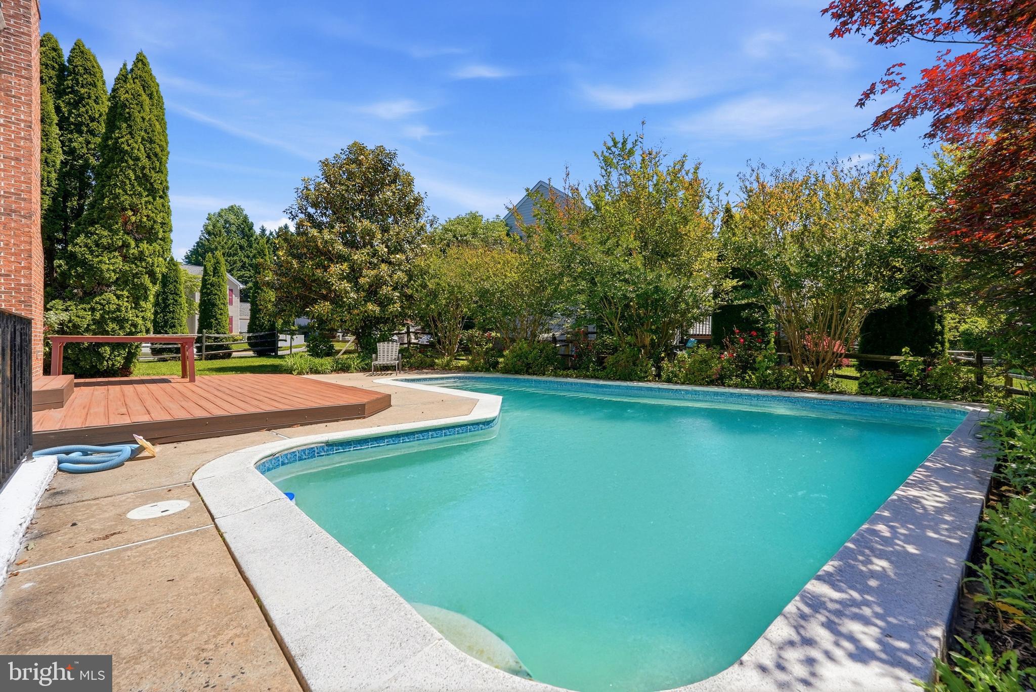 707 ATHLONE DRIVE
