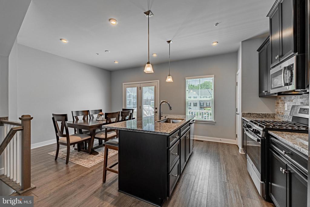 2528 SCHOONER WAY