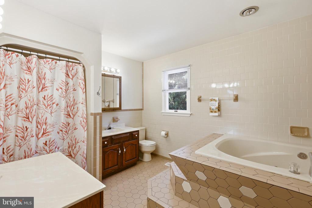 310 S FOUNTAIN GREEN ROAD