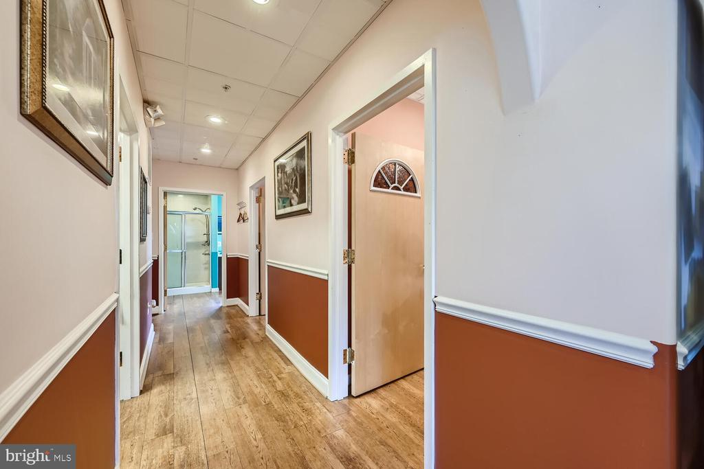 2600 LONGSTONE LANE B7/107