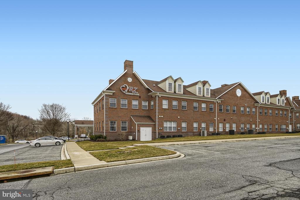 2600 LONGSTONE LANE B7/107