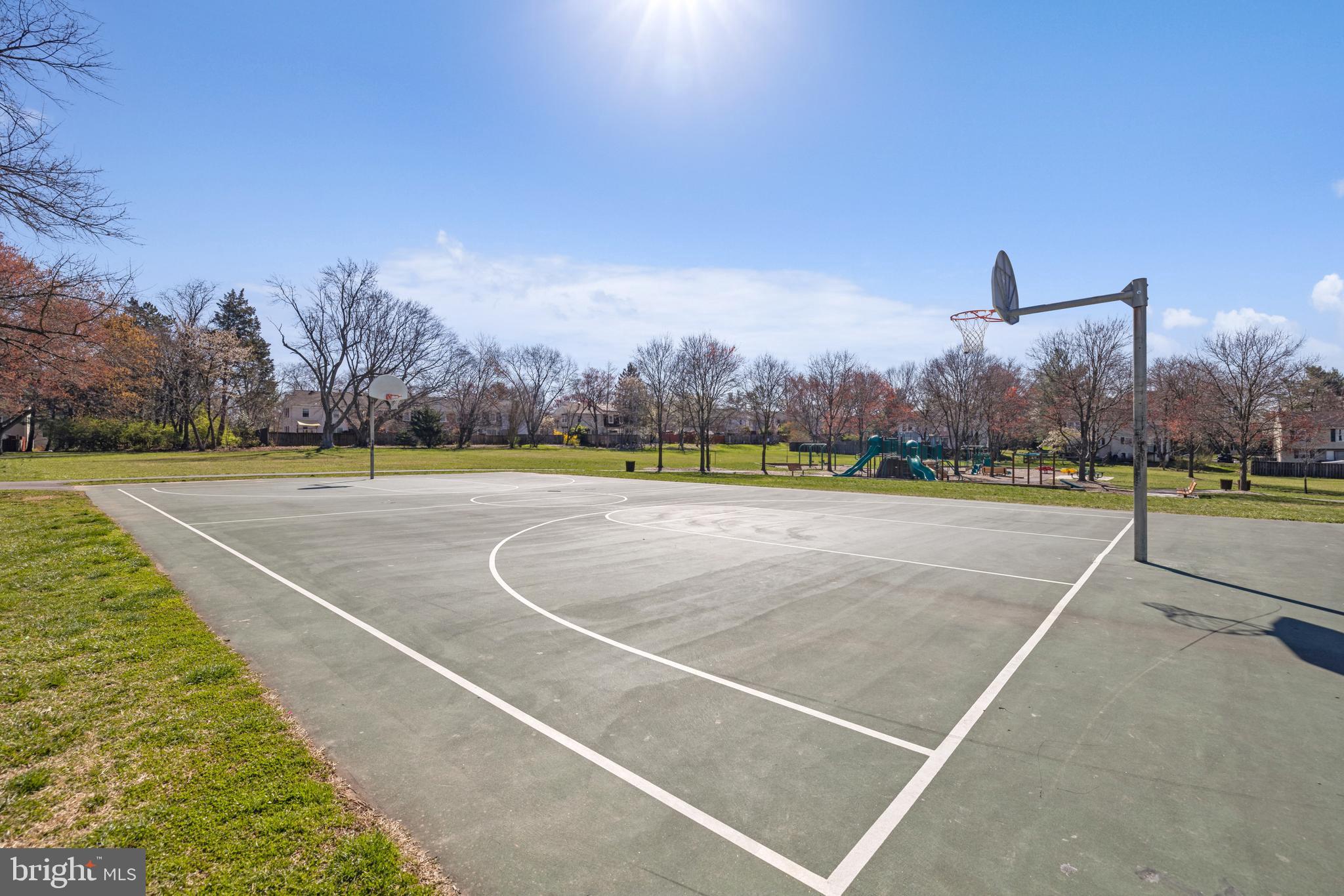 5557 SUFFIELD COURT