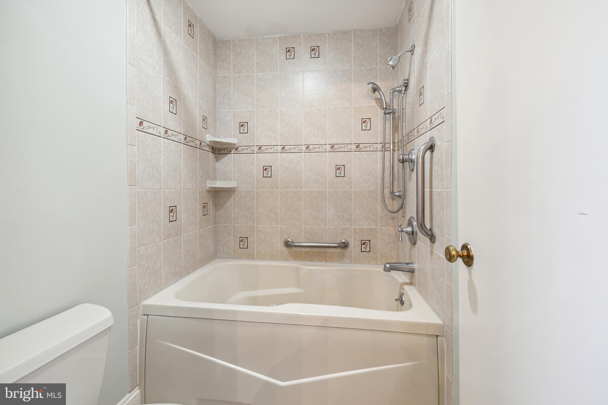 5557 SUFFIELD COURT