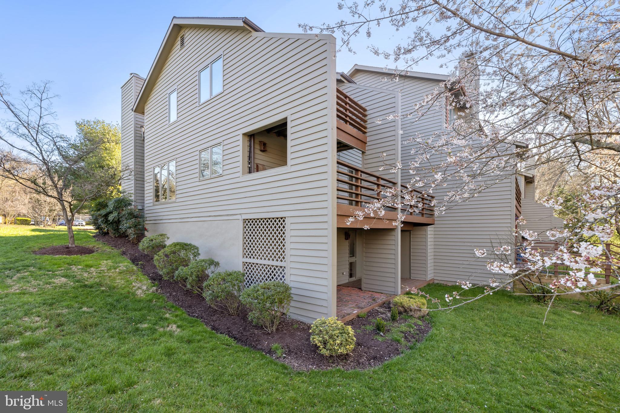 5557 SUFFIELD COURT
