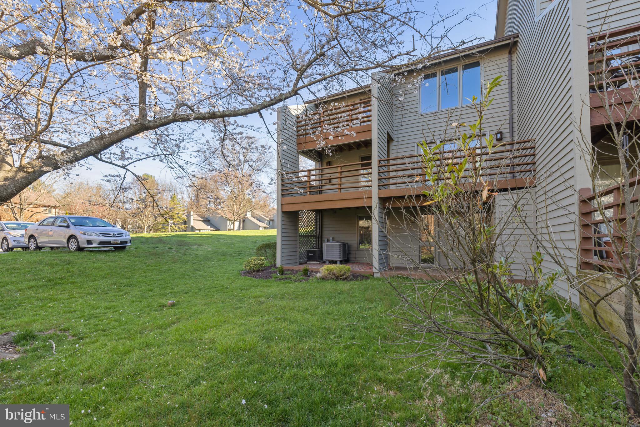 5557 SUFFIELD COURT