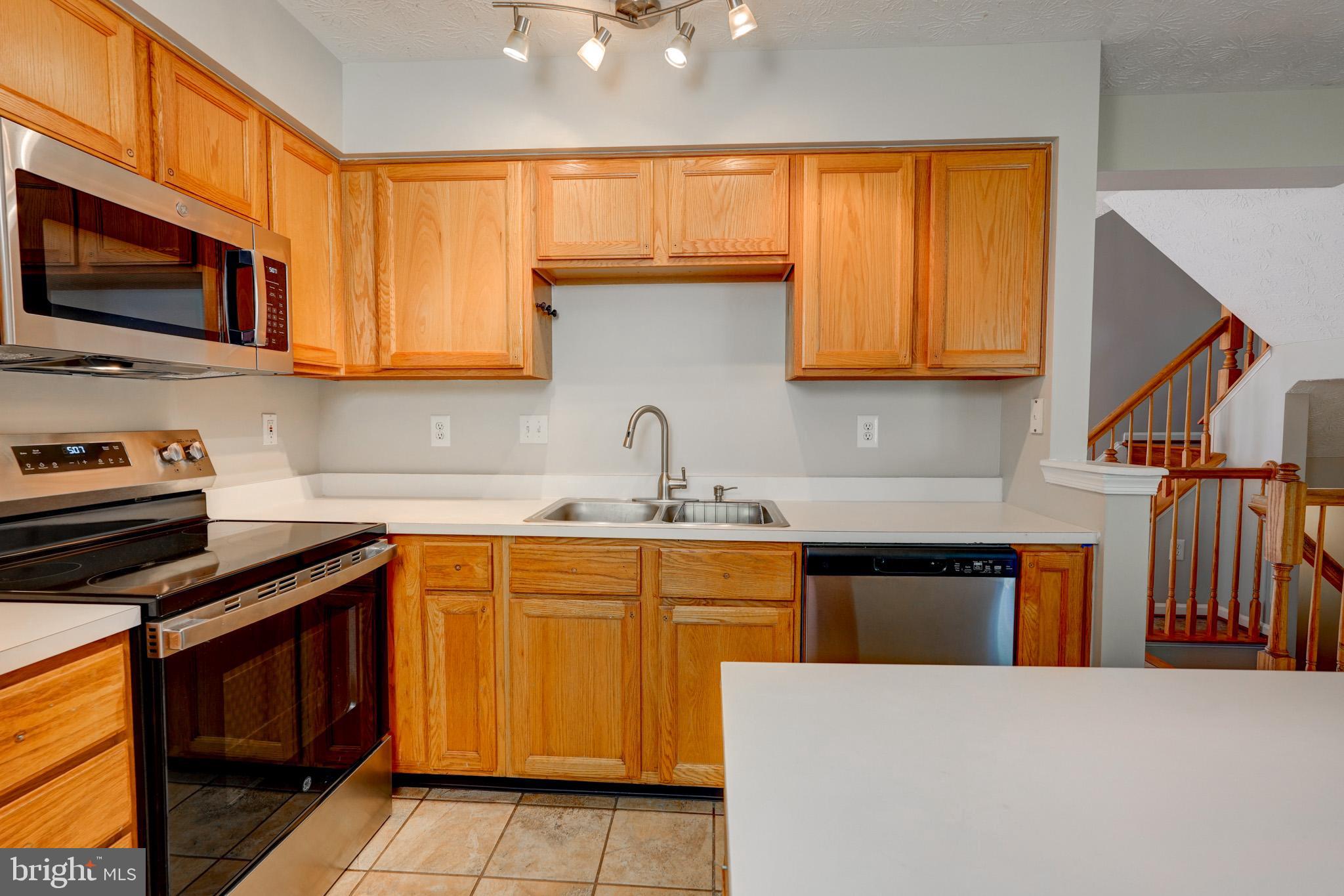 8734 CRESTHILL COURT