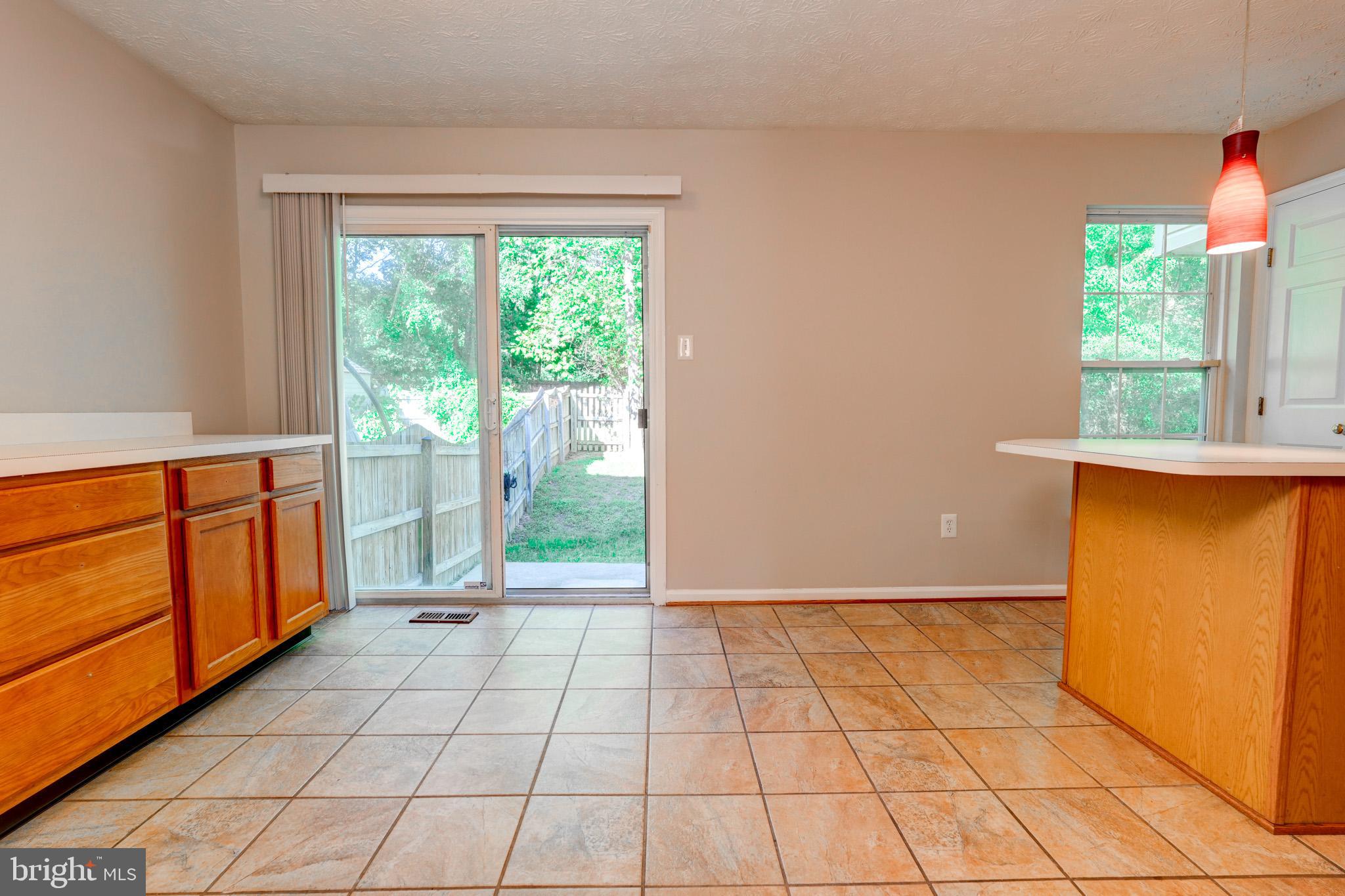 8734 CRESTHILL COURT