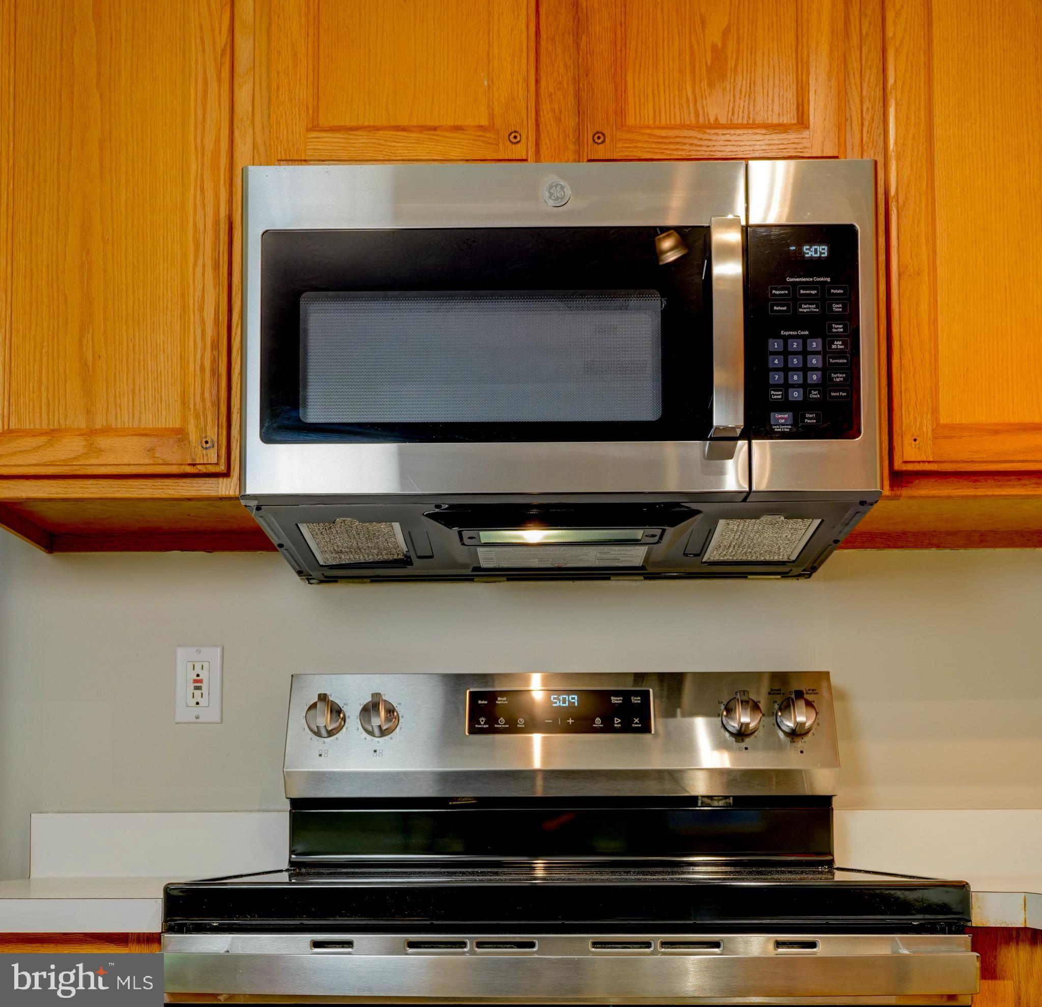 8734 CRESTHILL COURT