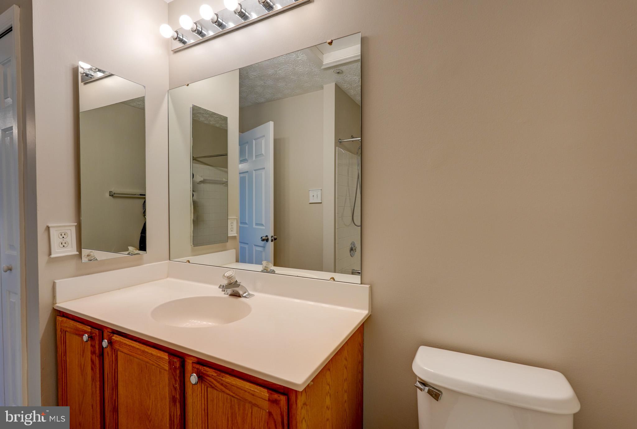 8734 CRESTHILL COURT