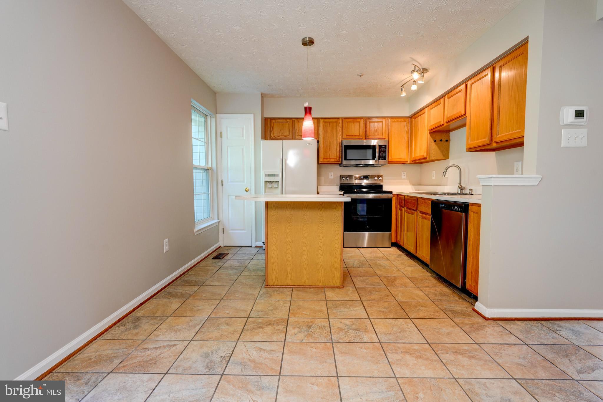 8734 CRESTHILL COURT