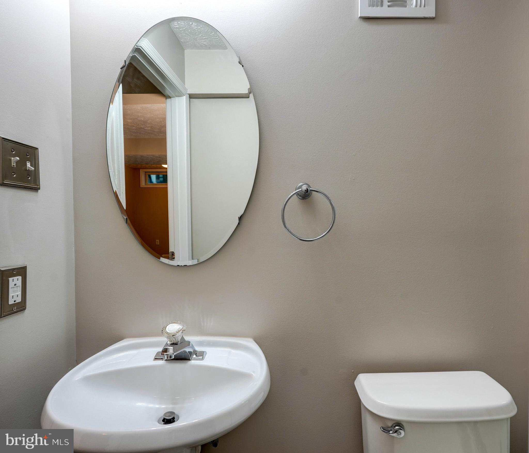 8734 CRESTHILL COURT