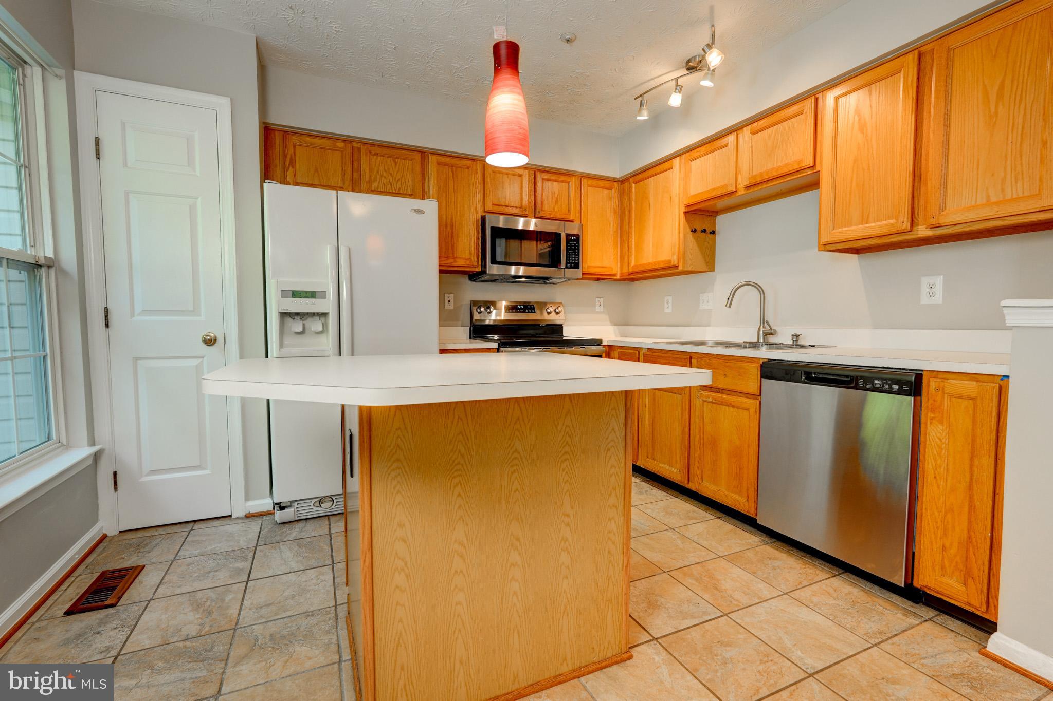 8734 CRESTHILL COURT