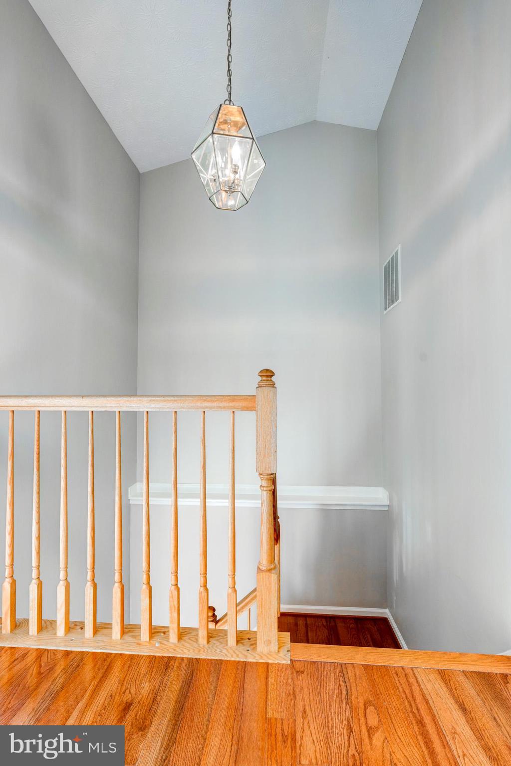 8734 CRESTHILL COURT