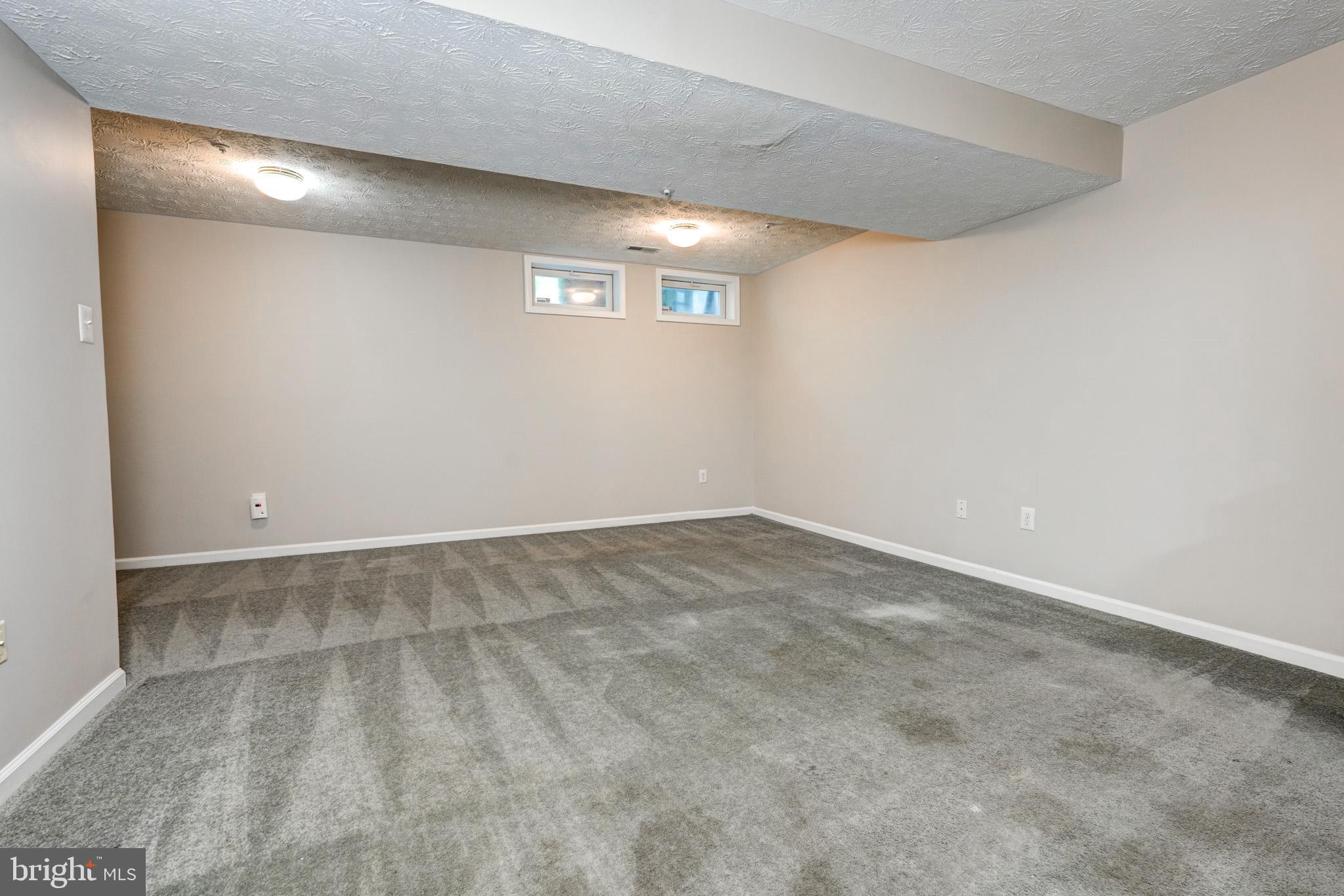 8734 CRESTHILL COURT