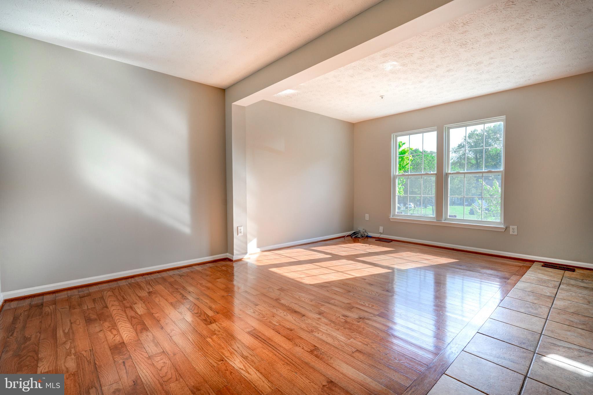 8734 CRESTHILL COURT