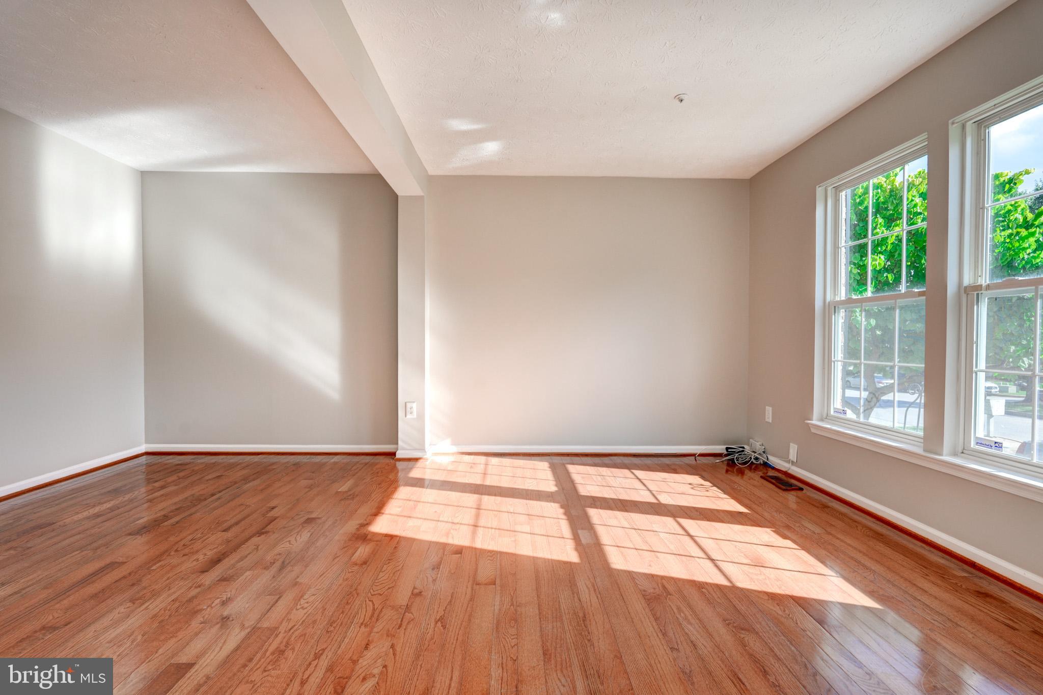 8734 CRESTHILL COURT