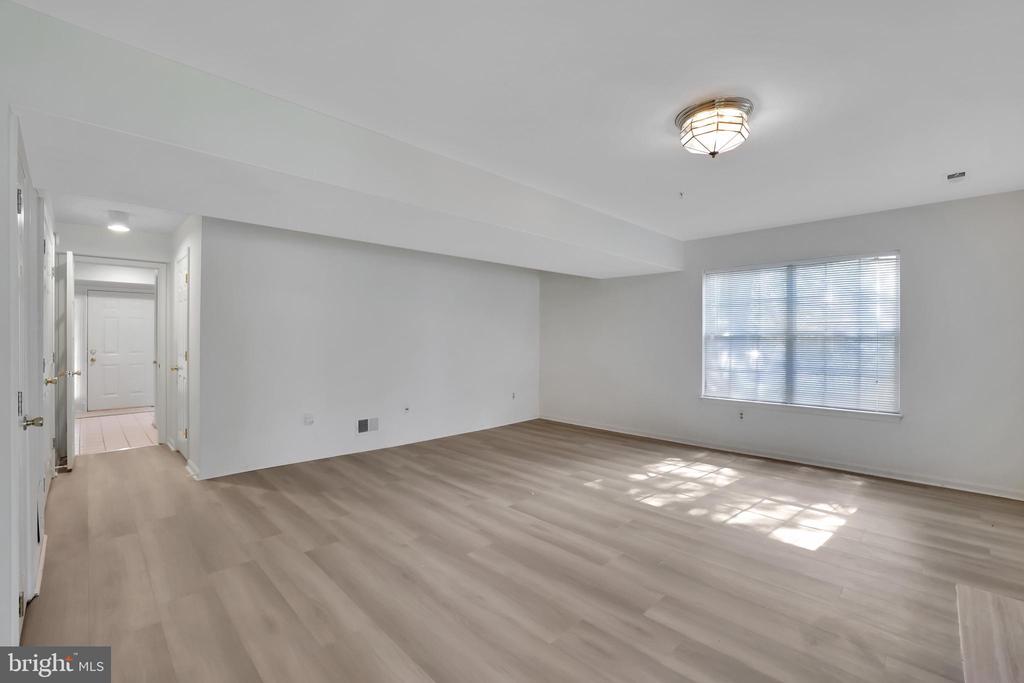12208 BARE BUSH PATH