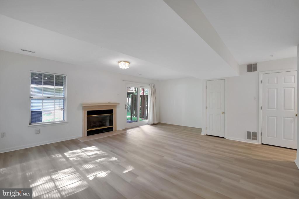 12208 BARE BUSH PATH