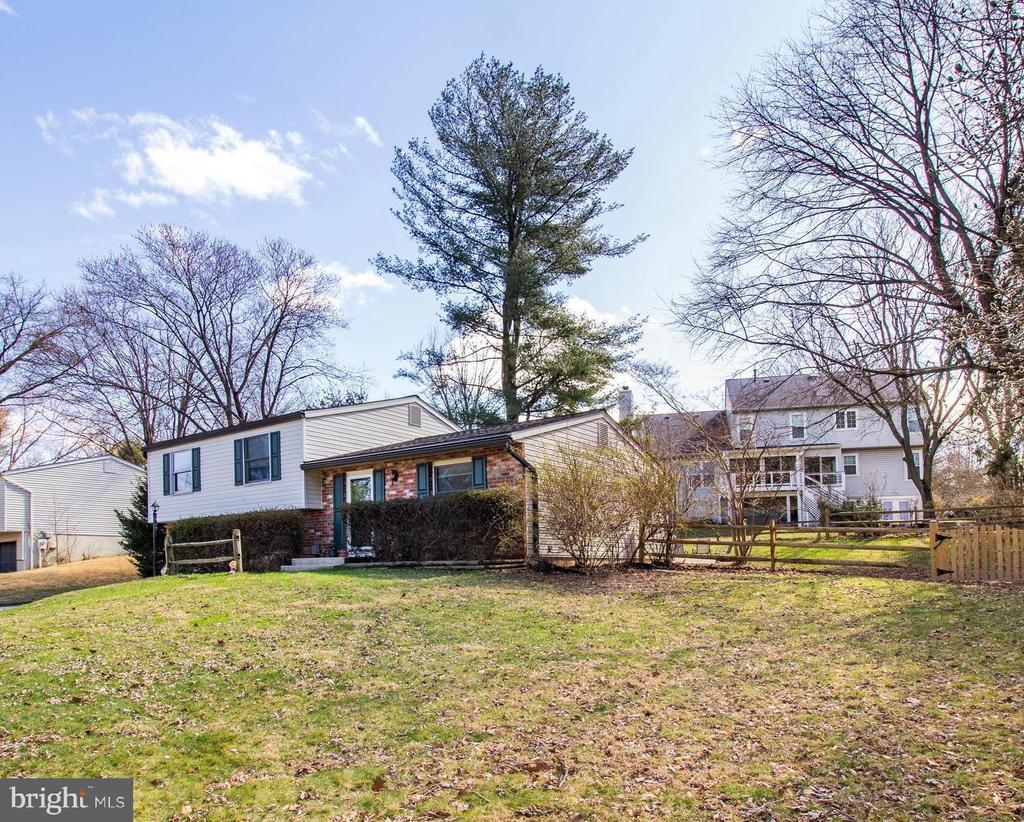7009 DEEPAGE DRIVE