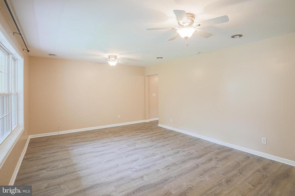 11488 FREDERICK ROAD