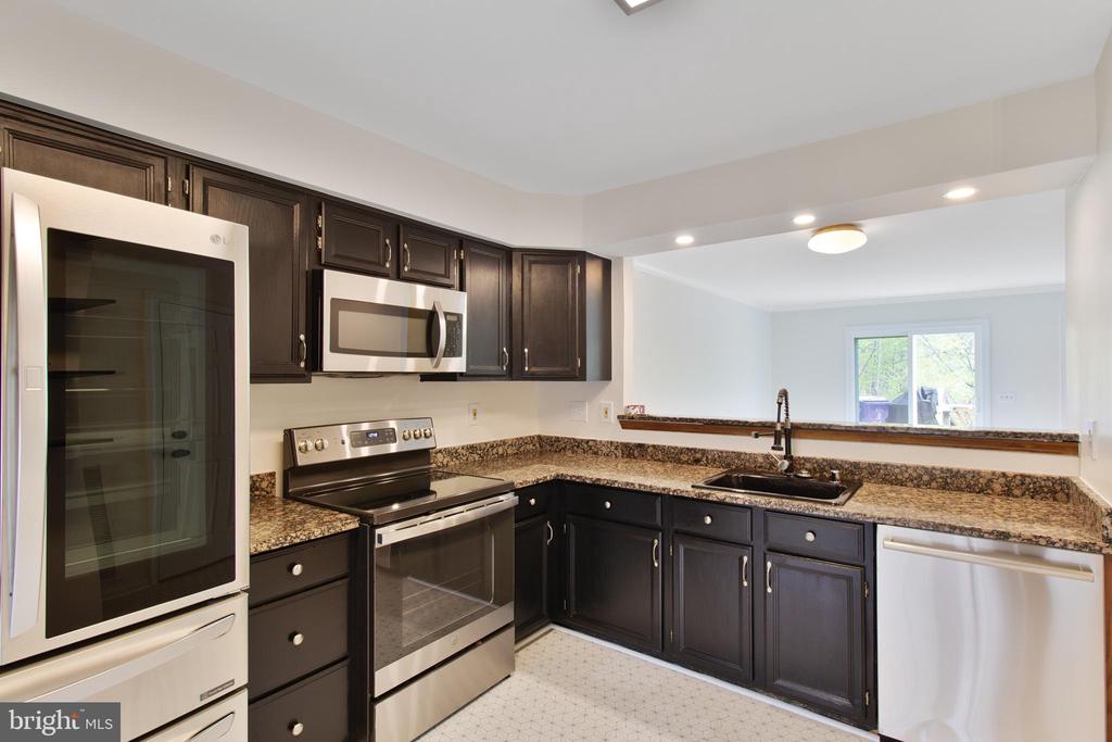 9412 STEEPLE COURT