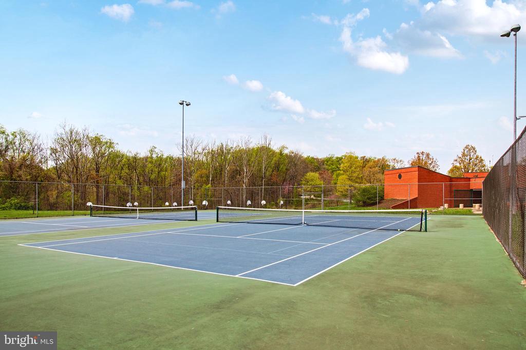 9412 STEEPLE COURT