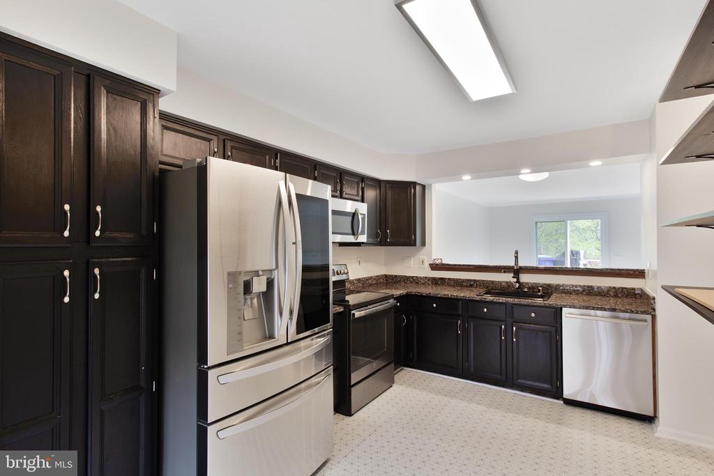 9412 STEEPLE COURT