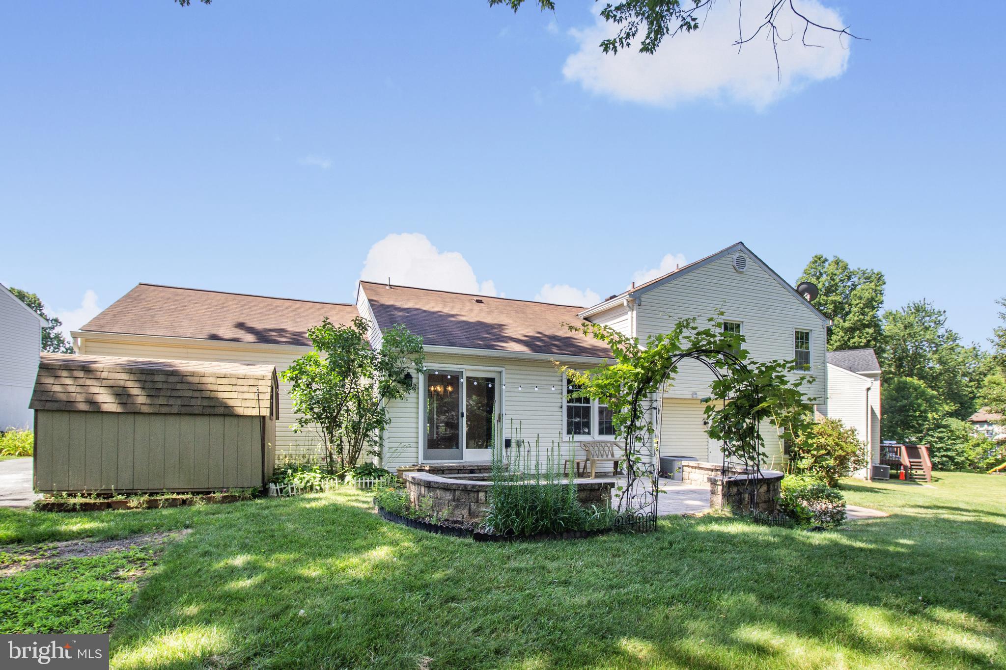 5284 CORNCOCKLE COURT