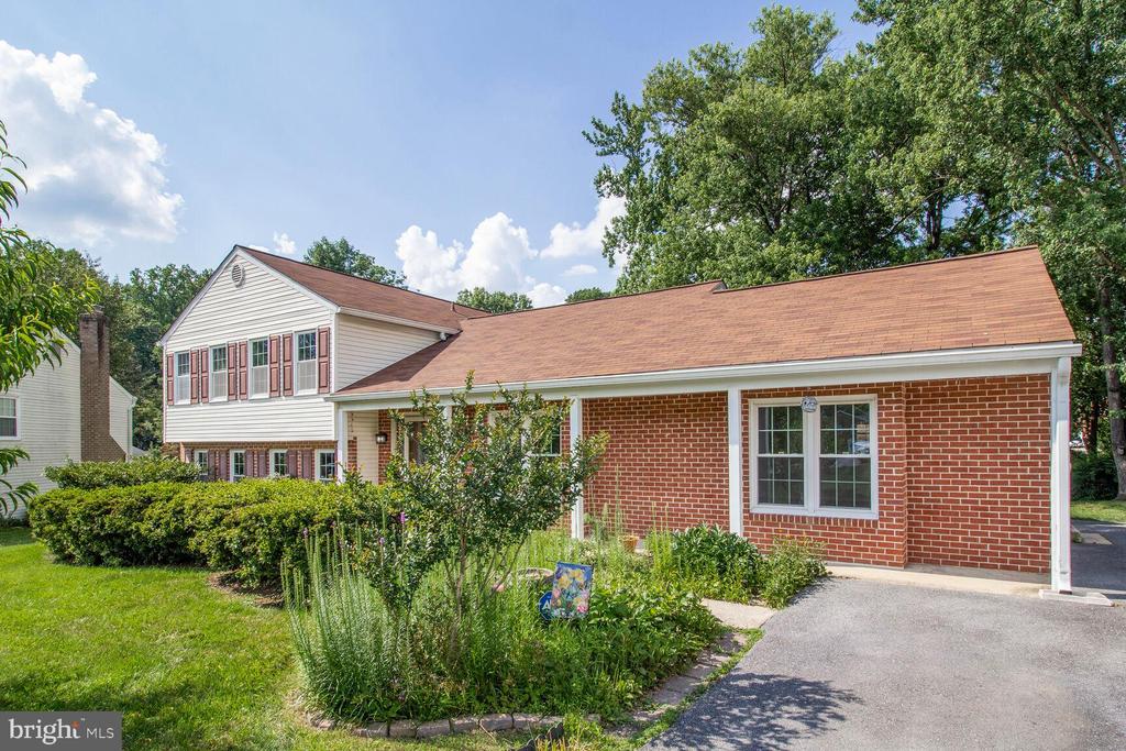 5284 CORNCOCKLE COURT
