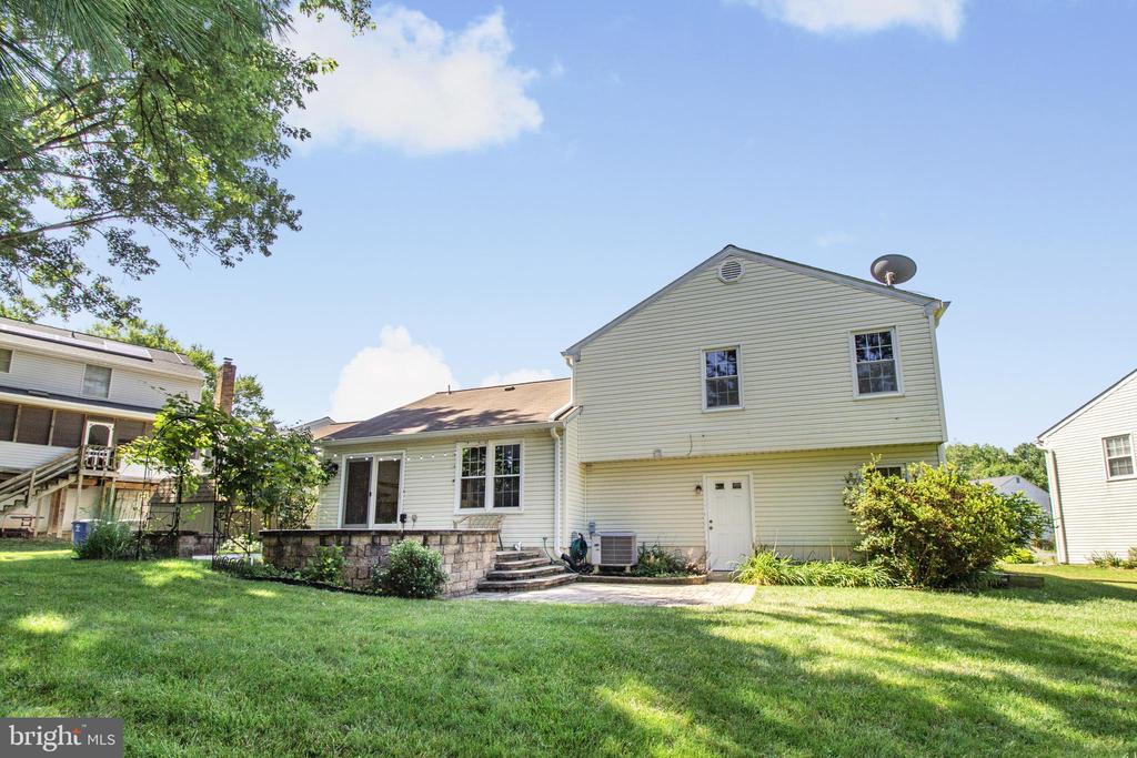 5284 CORNCOCKLE COURT
