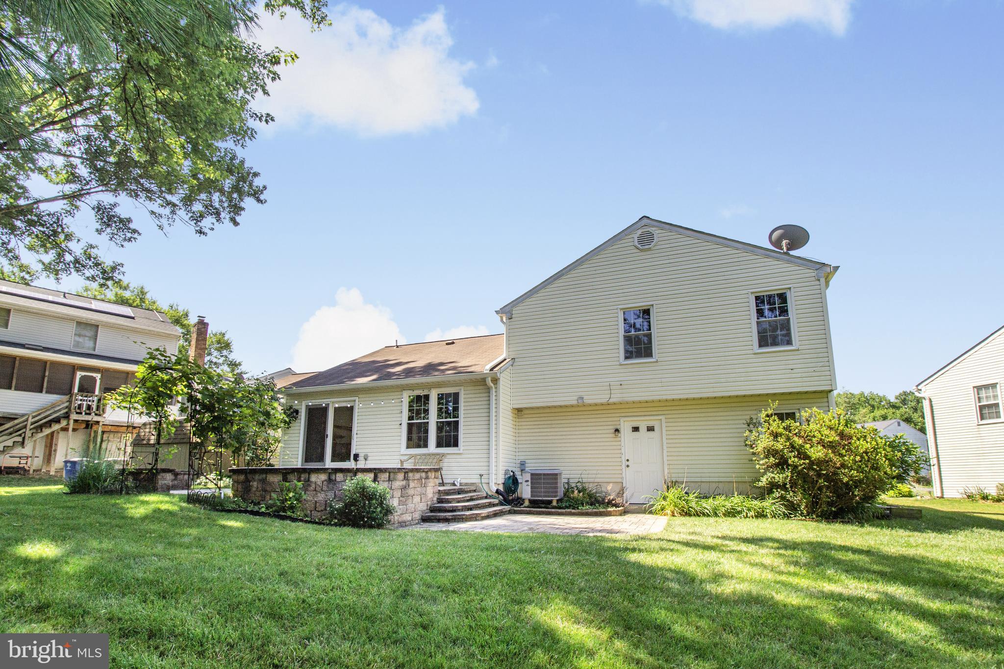 5284 CORNCOCKLE COURT