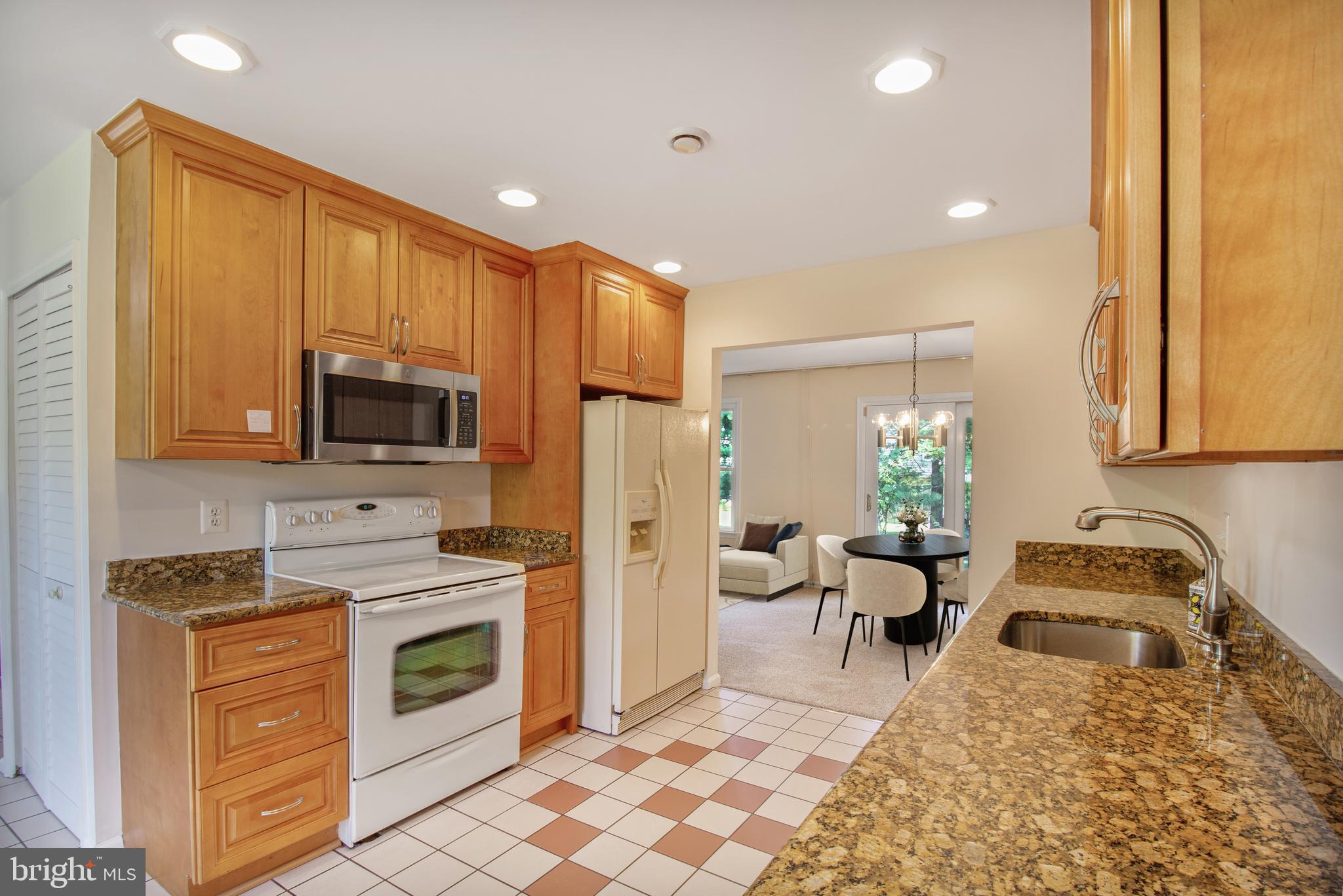 5284 CORNCOCKLE COURT