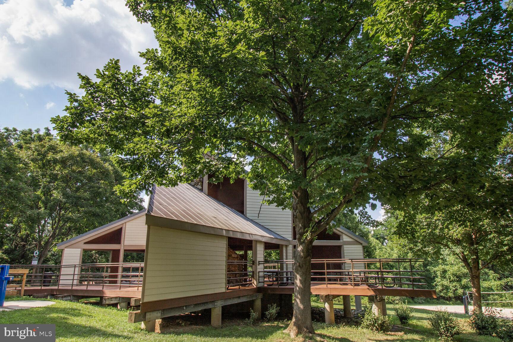 5284 CORNCOCKLE COURT