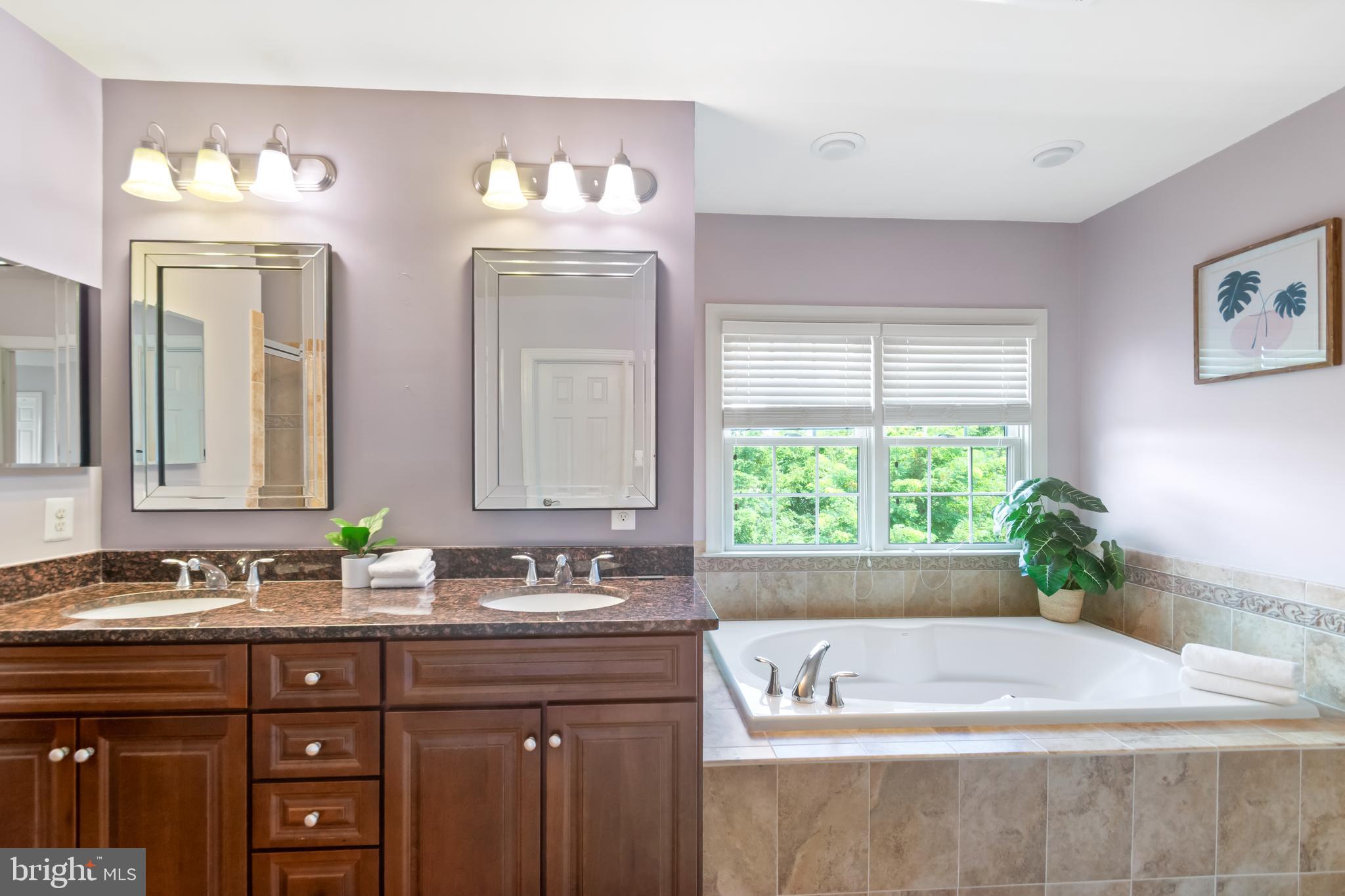 8743 WEATHERED STONE WAY