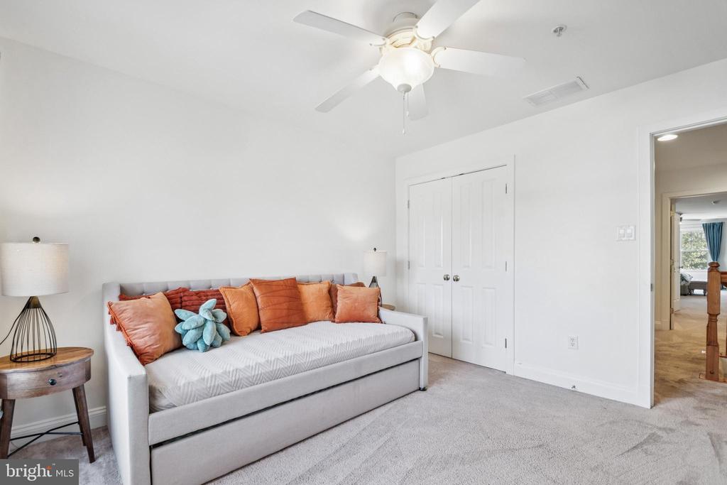 8719 TIMBER OAK LANE