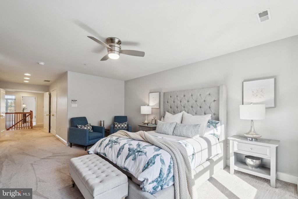 8719 TIMBER OAK LANE