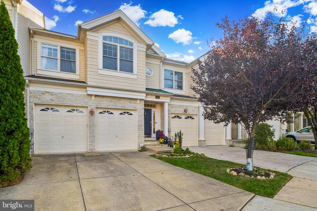 8719 TIMBER OAK LANE