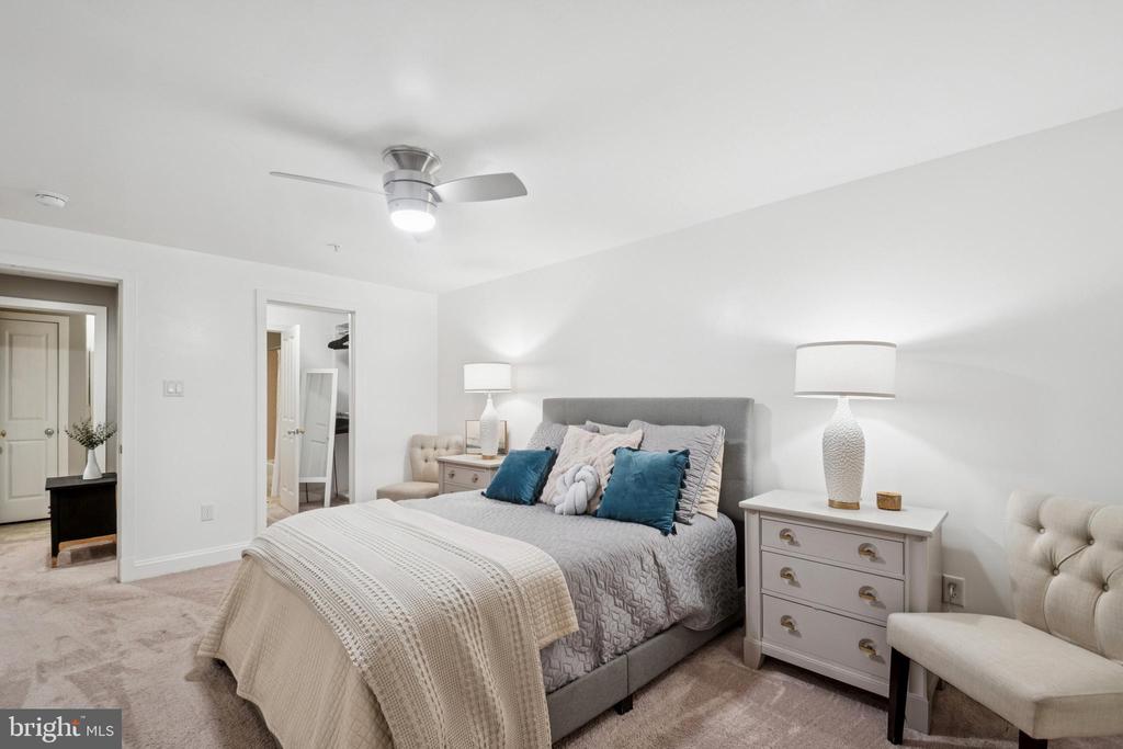 8719 TIMBER OAK LANE