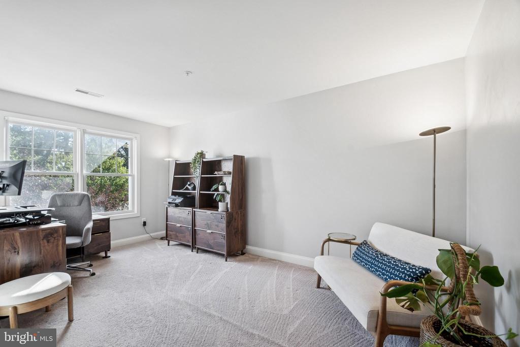 8719 TIMBER OAK LANE