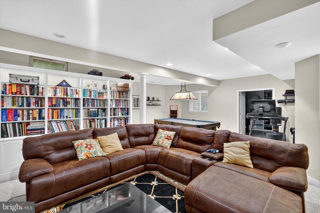 10122 WILNOR WAY