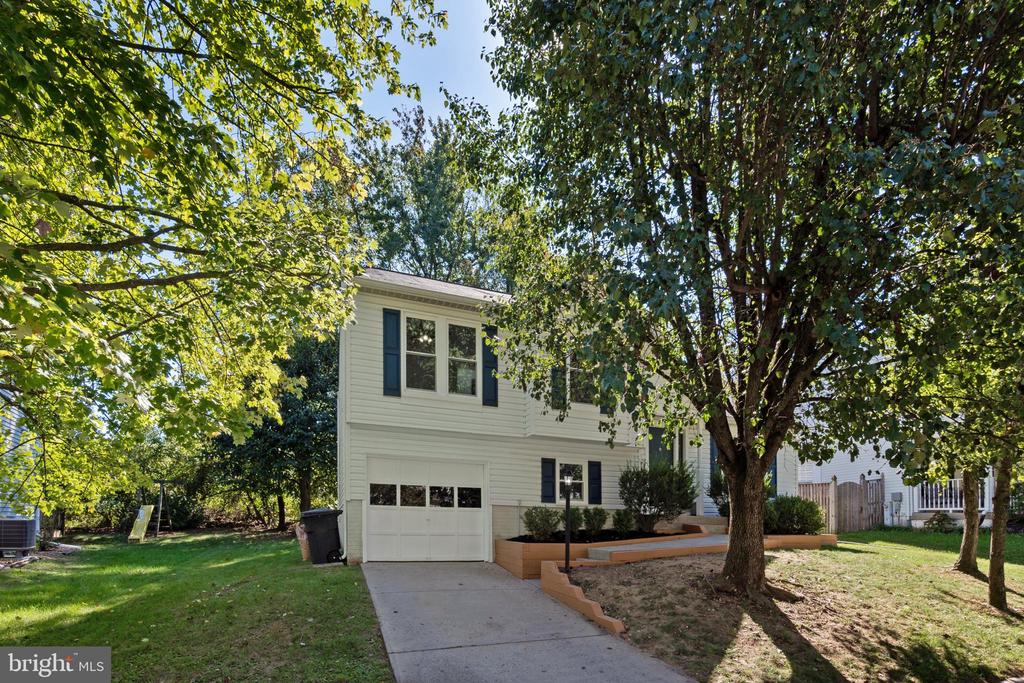 9079 MANORWOOD ROAD